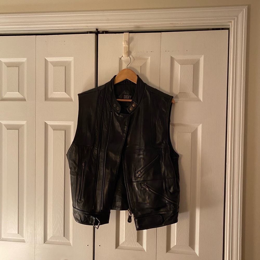 Men’s black leather vest